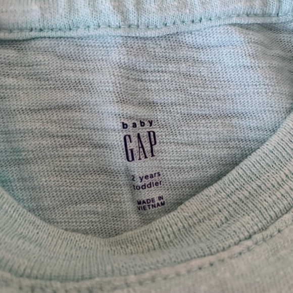 Toddler boy clothes GAP - Picture 2 of 2